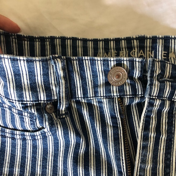 American Eagle Shorts - Picture 3 of 7